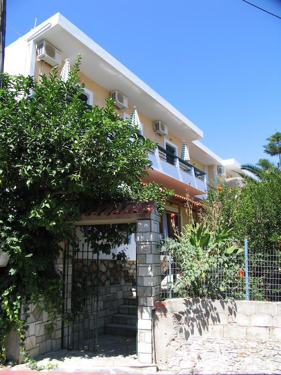 Gioula'S Residence Patitiri Exteriör bild